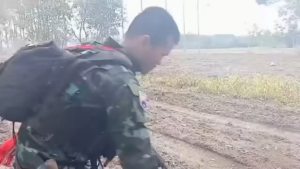 [Myanmar/Burma] Knla und PDF Rebellen Hinterhalt Junta -Konvoi in der Nähe eines Lageres in Thaybawboe, Myawaddy Township, Karen State (in der Nähe der thailändischen Grenze; ​​27. Mai)