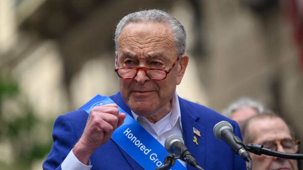 SCOOP: Schumer führt die Gesetzgebung ein, um das Geschenk von Katar an Trump zu blockieren