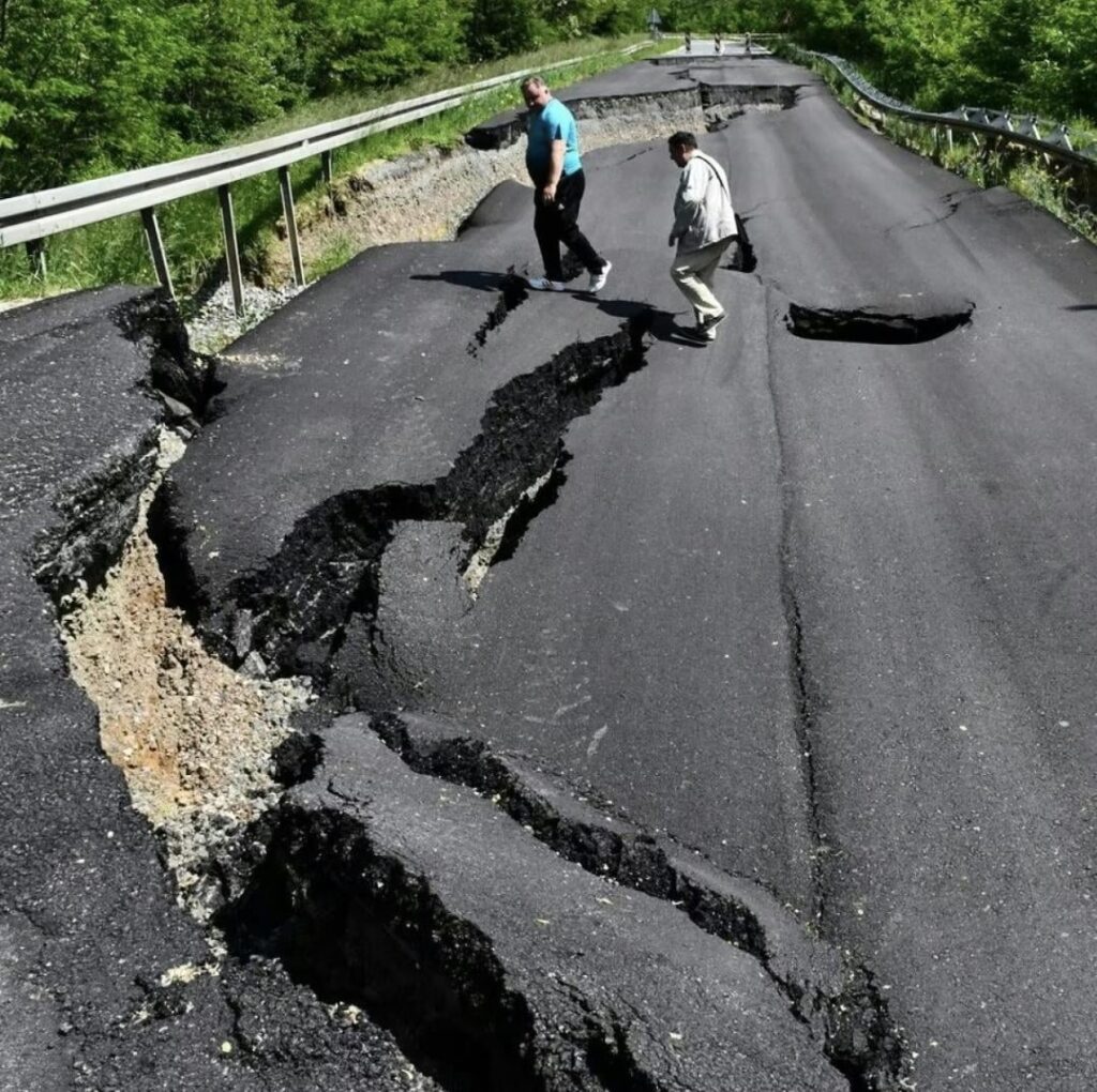 Genau so sah eine Straße in der Republik Kroatien vor genau zwei Jahren aus