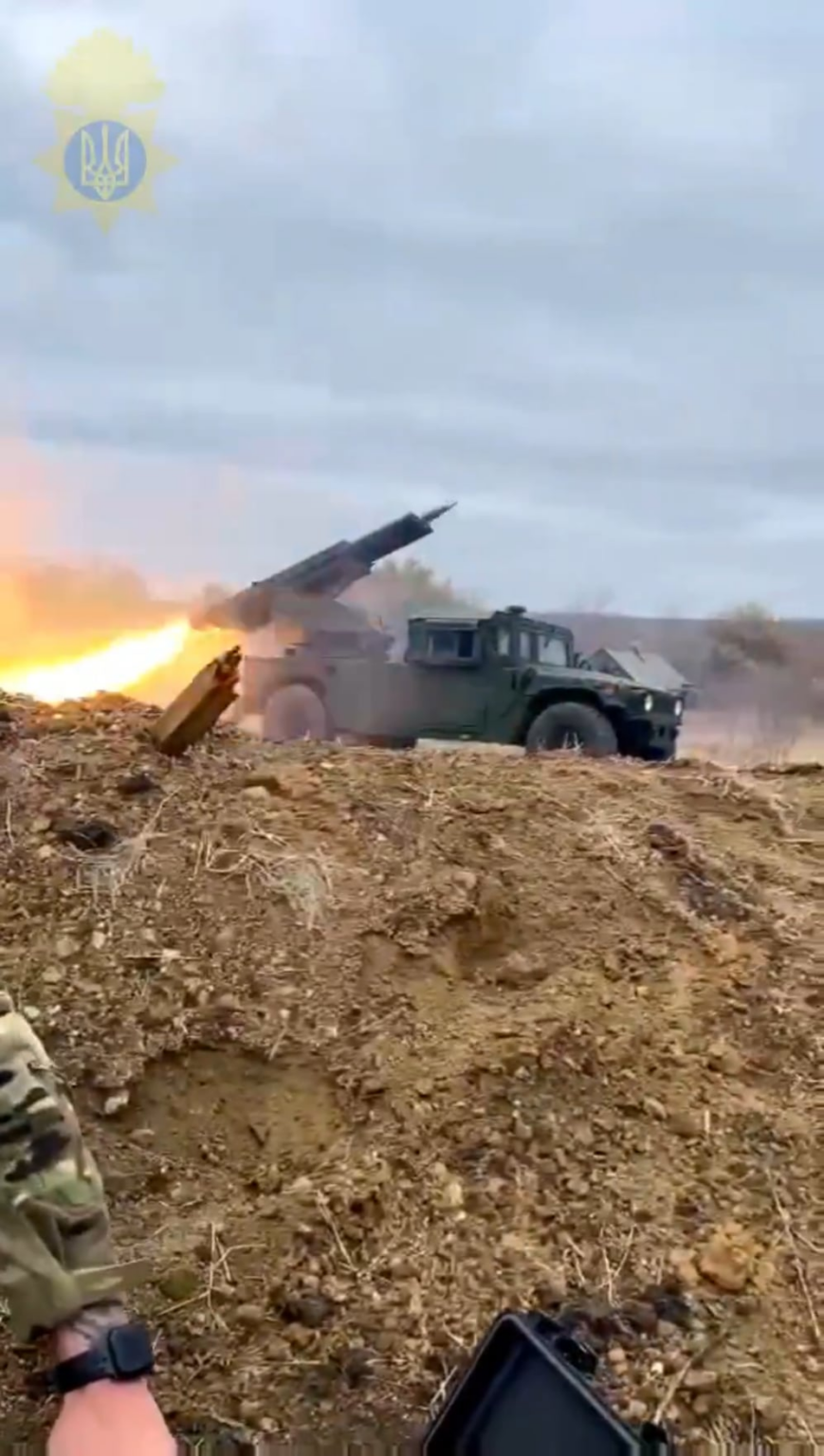 Ukrainische mobile MLRs der Nationalgarde zielen auf russische Positionen ab. Mai 2025