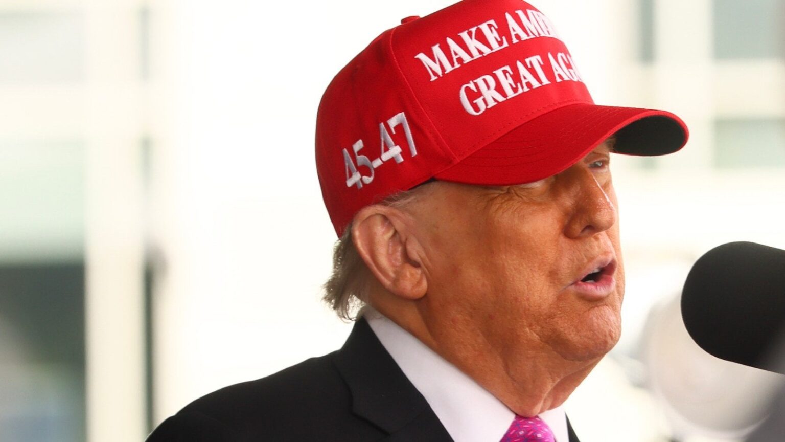 Trump prahlt nach West Point -Absolventen. Er kann alles tun, was er jetzt will – der Präsident hielt eine Rede im Kampagnenstil an West Point Cadets und wirbt mit seinem Wahlmandat und wie es „das Recht gibt, das zu tun, was wir wollen“, was wir wollen, was wir wollen “. Trump prahlt nach West Point -Absolventen. Er kann alles tun, was er jetzt will - der Präsident hielt eine Rede im Kampagnenstil an West Point Cadets und wirbt mit seinem Wahlmandat und wie es „das Recht gibt, das zu tun, was wir wollen“, was wir wollen, was wir wollen “.