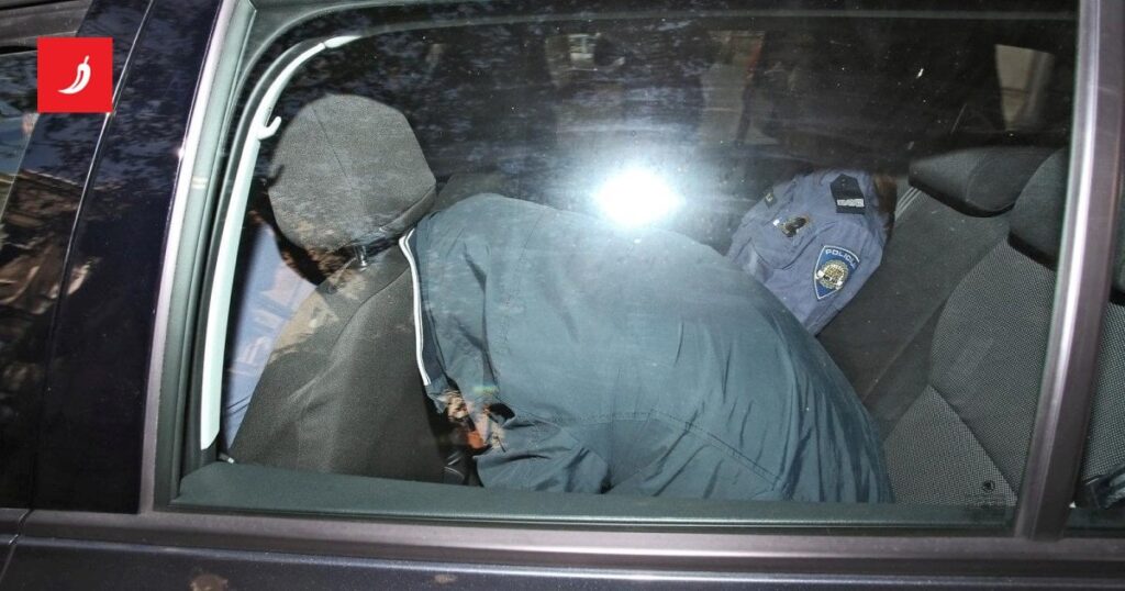 Verhaftet und Anführer von Jungen, die Mamic unterstützten. Slogar fing auf dem Weg nach Serbien Verhaftet und Anführer von Jungen, die Mamic unterstützten. Slogar fing auf dem Weg nach Serbien