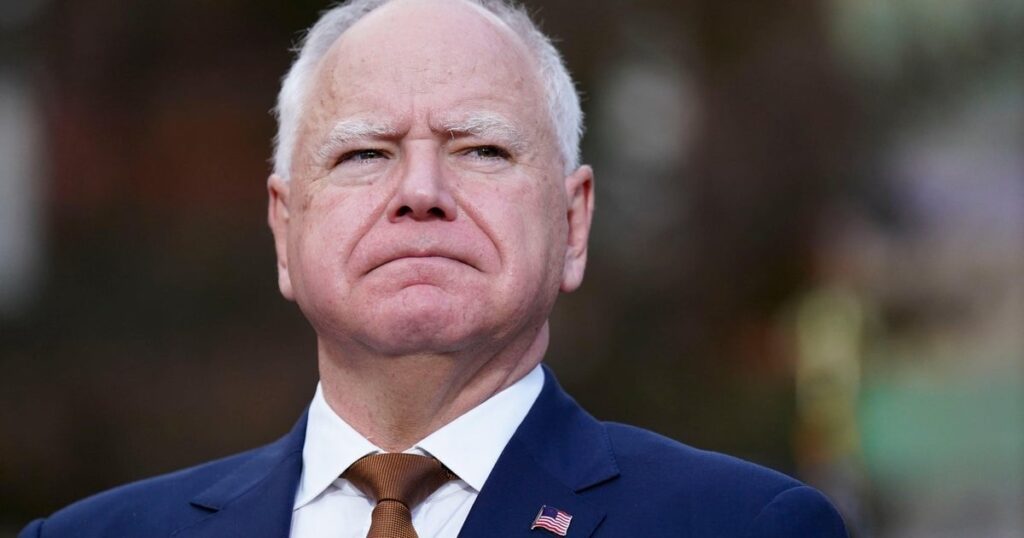 Walz nennt Trump einen "Tyrannen", der Macht missbraucht und gegen Rechtsstaatlichkeit verstößt