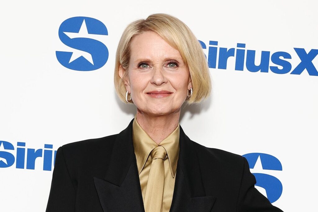 Cynthia Nixon enthüllt, was sie an Sex und die Stadt "hasste": "Bestimmte Dinge sind nicht gut gealtert"