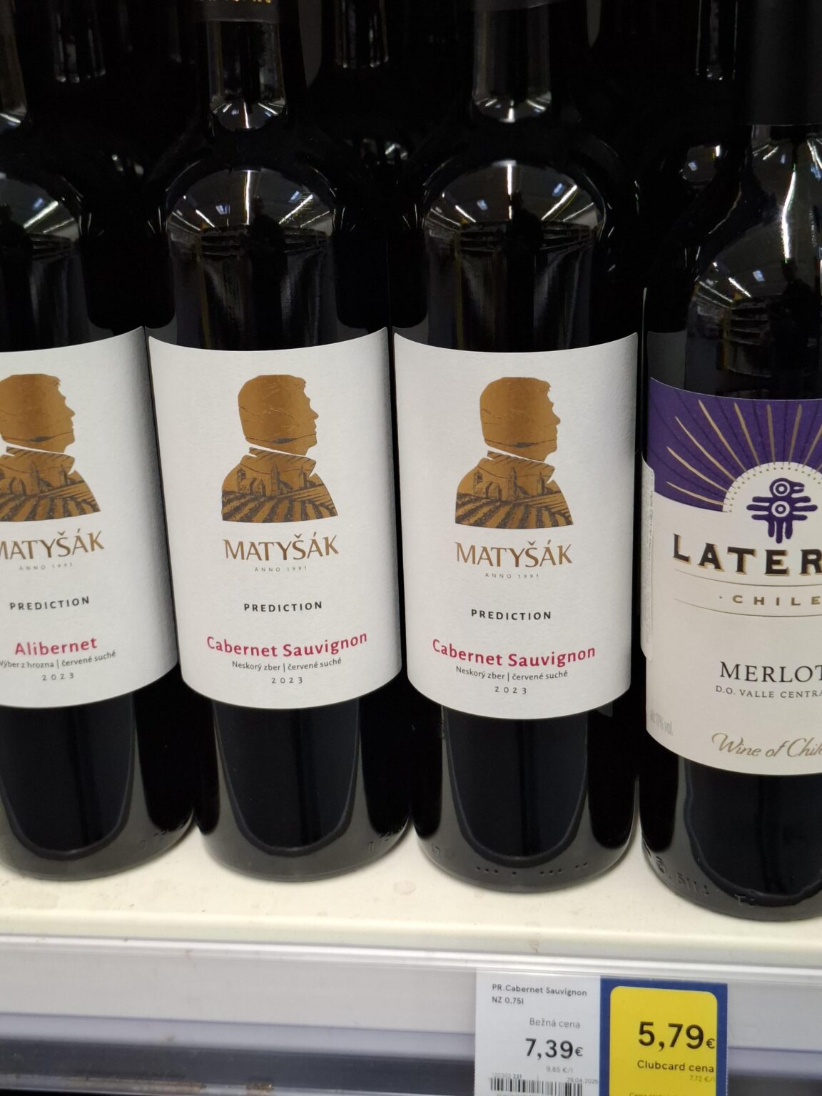 Fico Silhouette auf Wein