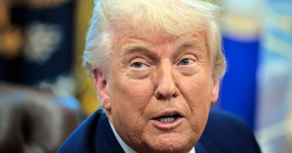 Trump versucht eine verzweifelte neue Strategie, sich gegen Harvard zu rächen