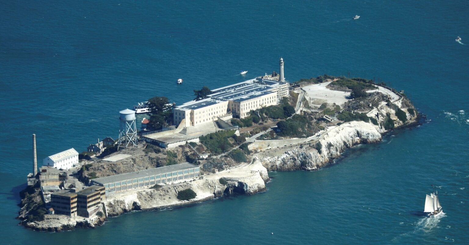 Trump leitet das Gefängnisbüro, Alcatraz wieder zu öffnen