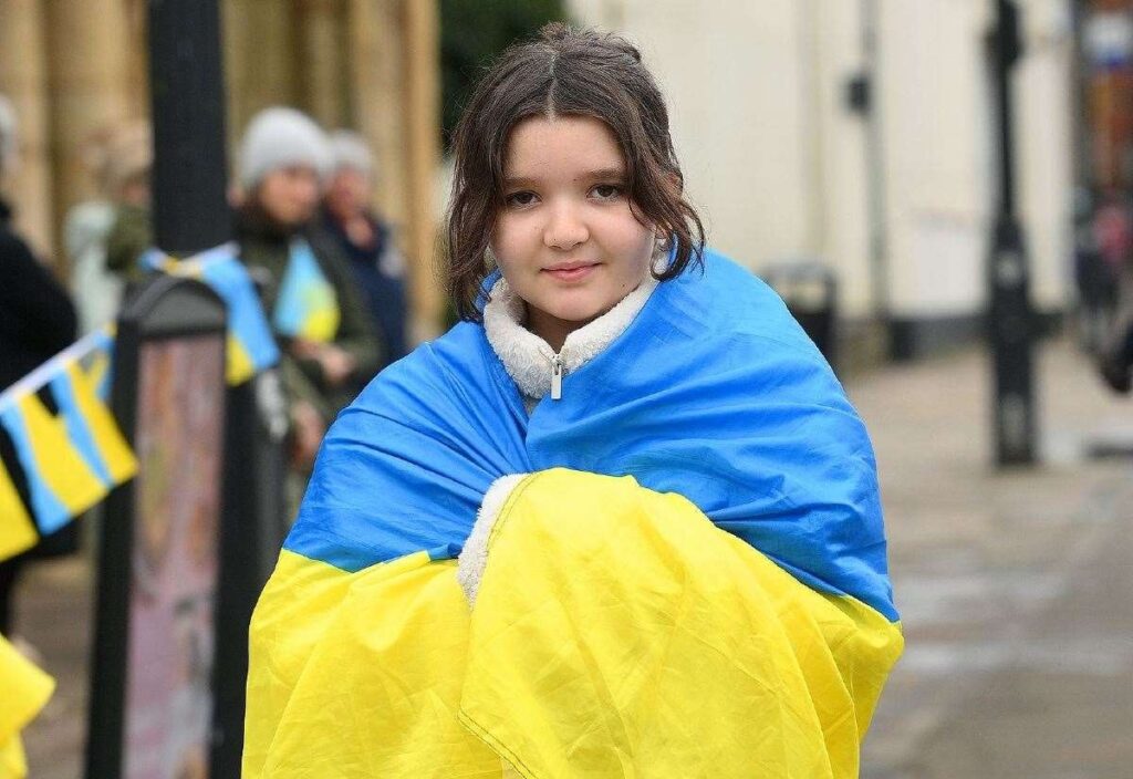 Reform UK Versprechen, die Ukraine -Flagge von KCC Sparks Furious Gegenreaktionen zu entfernen