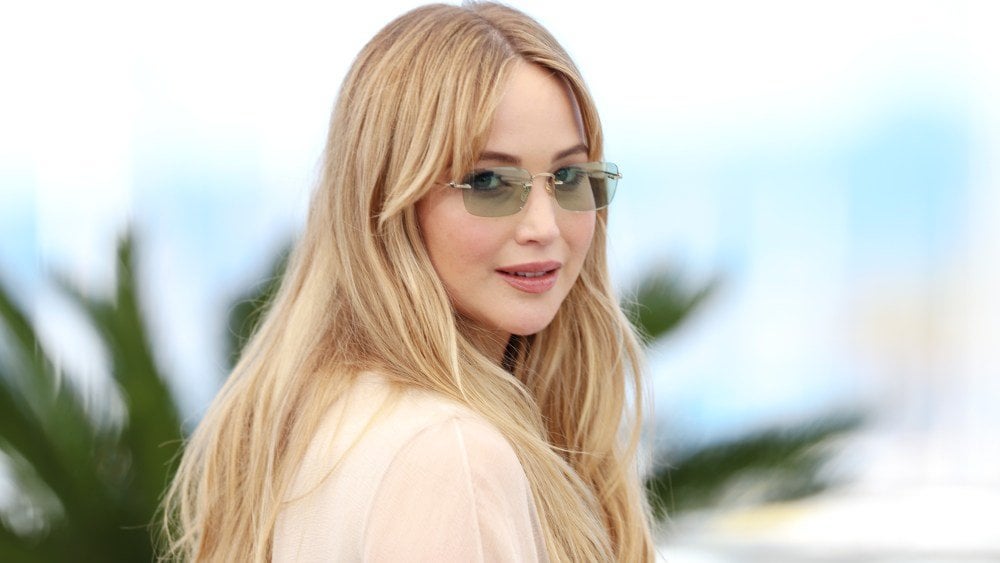 Jennifer Lawrence wird in Cannes ehrlich über Mutterschaft und Postpartum: "Es ist extrem isolierend" und "Sie fühlen sich wie ein Außerirdischer".