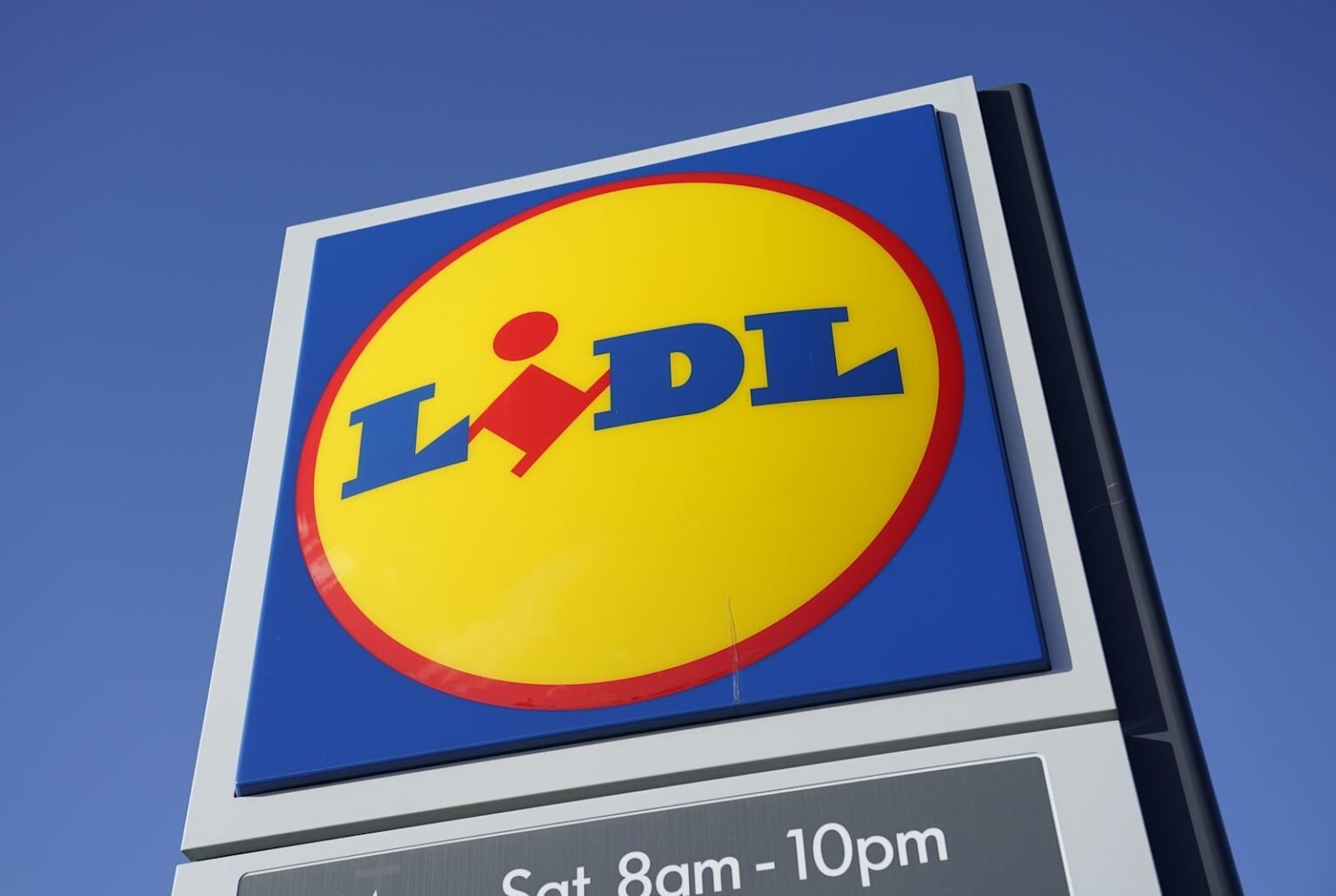 Der walisische LIDL -Mitarbeiter hat 50.000 GBP für die unfaire Entlassung vergeben, weil er keinen Abschluss hat
