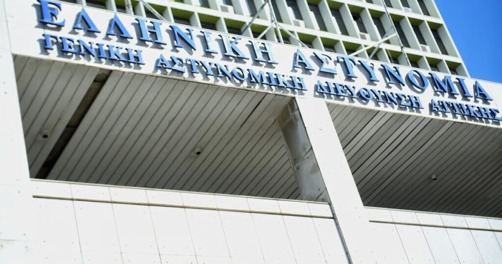 Beschwerde von zwei Frauen für das Stalking durch ein hohes Militär: „Seine Anrufe waren Tausende“ Beschwerde von zwei Frauen für das Stalking durch ein hohes Militär: "Seine Anrufe waren Tausende"
