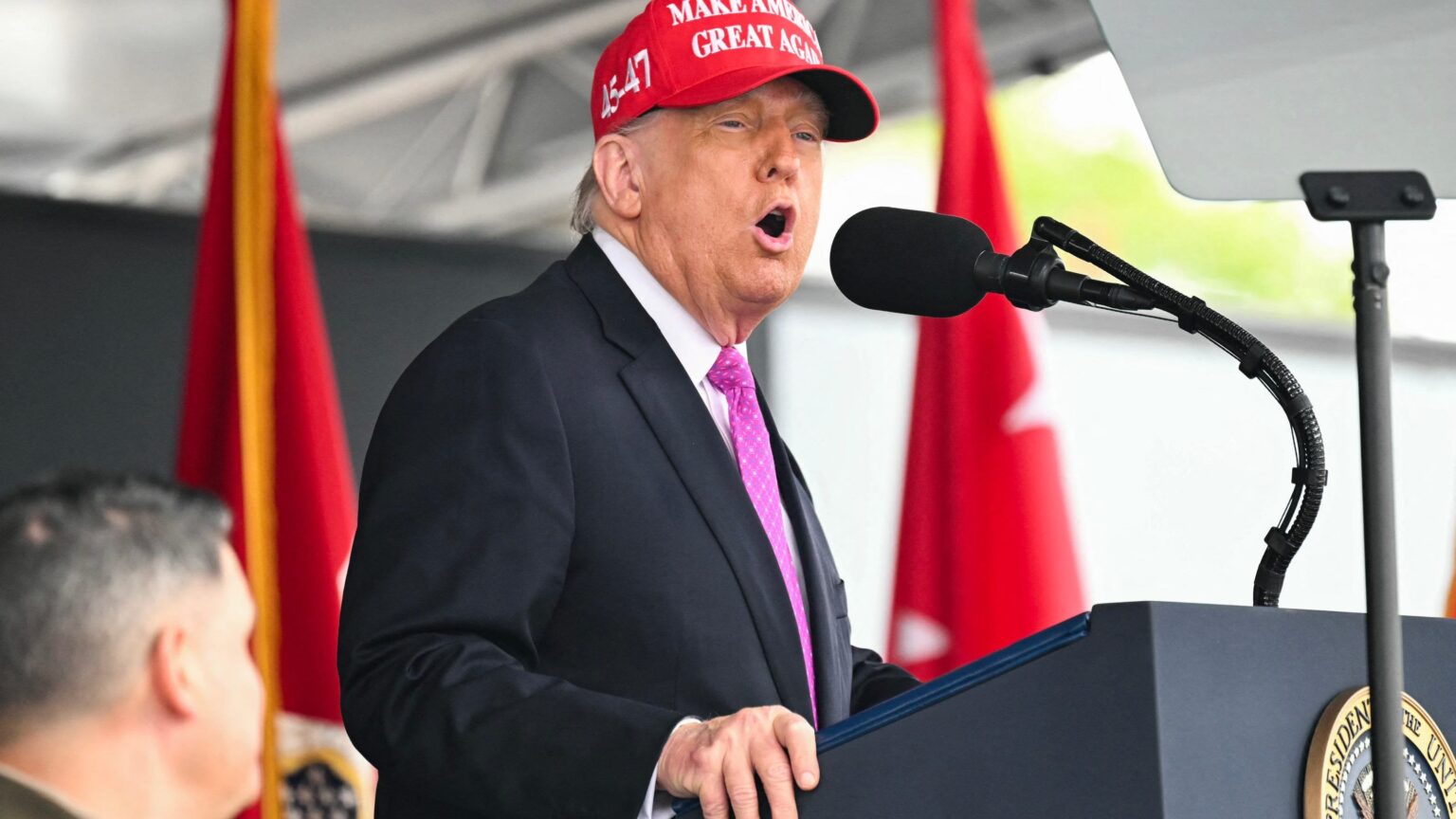 Trump sagt, er will "Namen und Länder" aller internationalen Studenten in Harvard