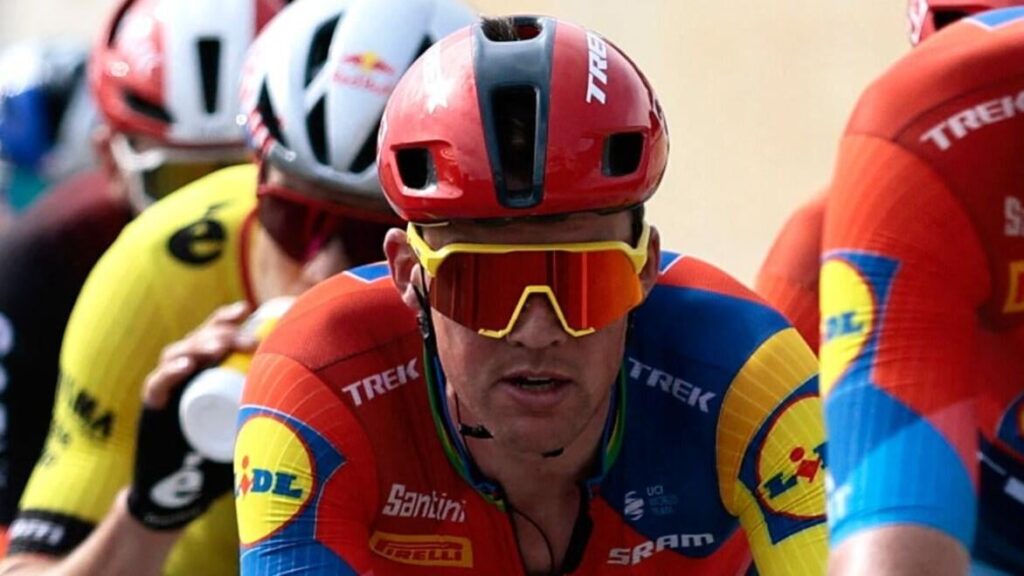 Mads Pedersen gewinnt die erste Stufe in Giro d'Italia und wird die erste Däe im Pink -Fahrertrikot