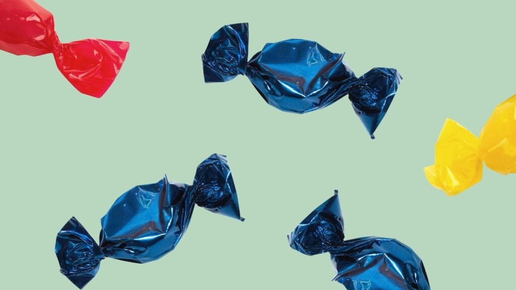 Nadeln und Glasscherben in Karamellen: Schulen gehen vor dem letzten Schultag ein Nadeln und Glasscherben in Karamellen: Schulen gehen vor dem letzten Schultag ein