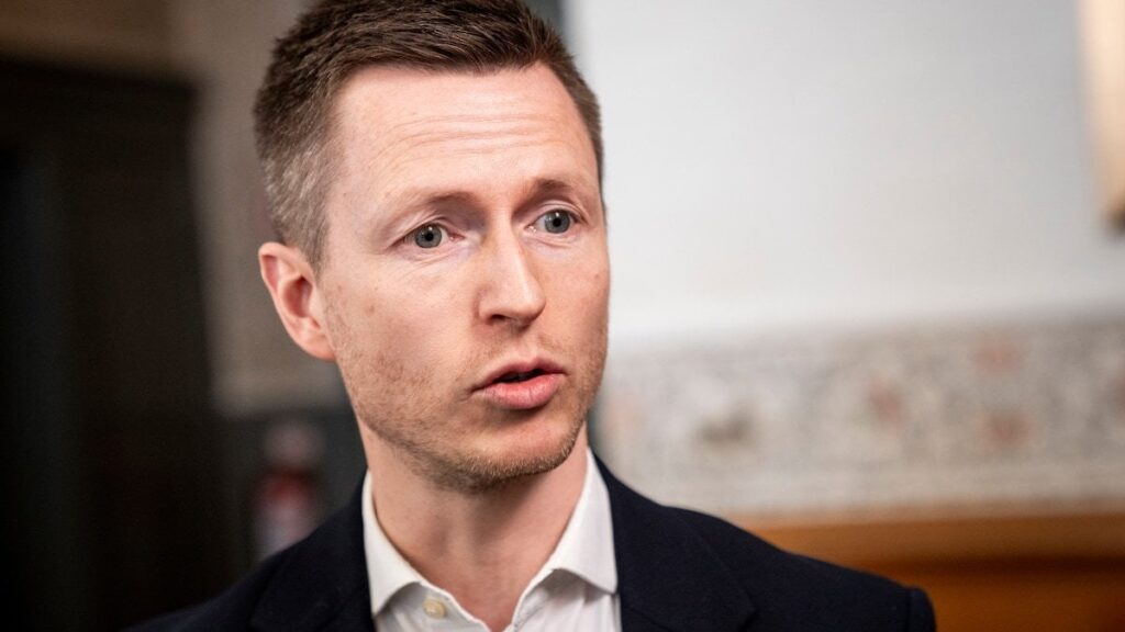 S wird die Optionen der Kernenergie vor der Abschaffung des Verbots untersuchen