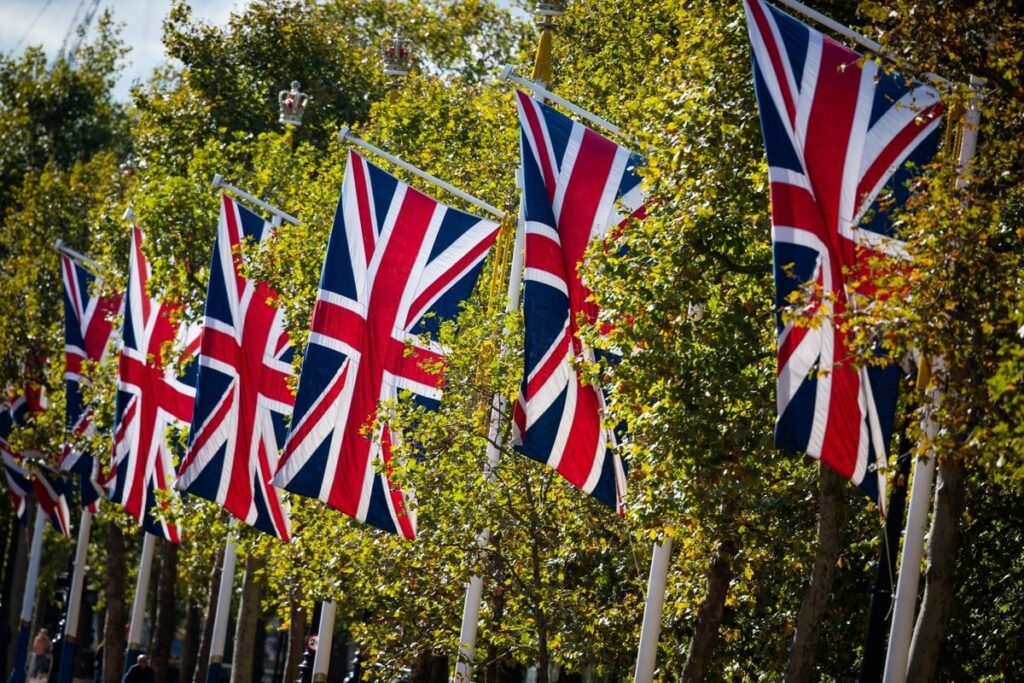 "Abnahme" ist das häufigste Wort, das mit Großbritannien verbunden ist, wie verdammte Umfrage zeigt