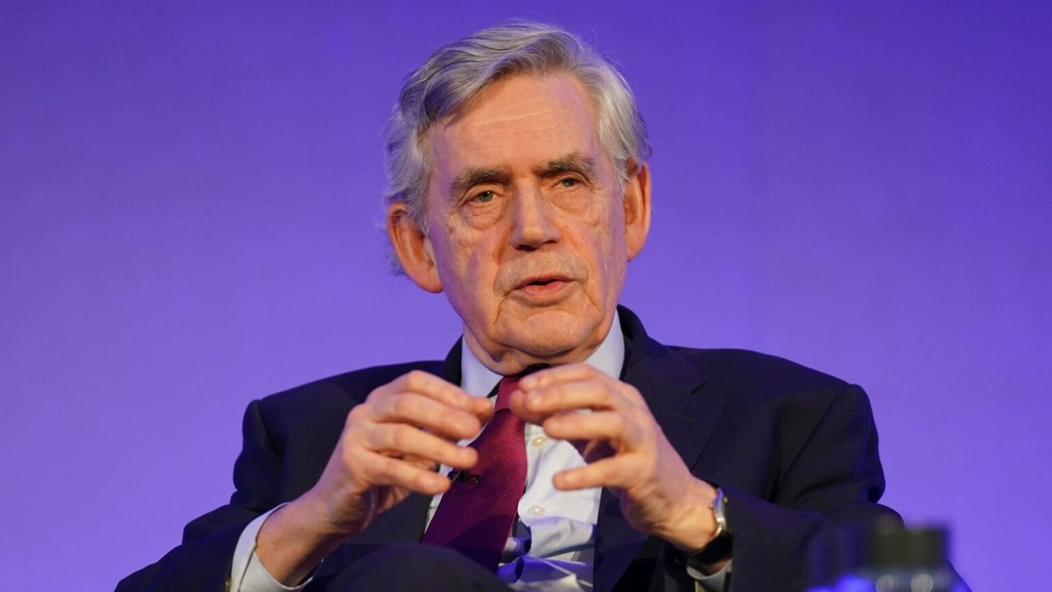 Gordon Brown schlägt vor, dass Personen, die mit einem erstklassigen Einkommenssteuersatz von Winter -Kraftstoffzahlungen ausgeschlossen werden sollten, ausgeschlossen werden sollten