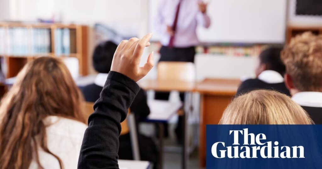 Schwere Perioden wirken sich auf den Schulbesuch und die Prüfungswerte aus, Studie in England findet fest Schwere Perioden wirken sich auf den Schulbesuch und die Prüfungswerte aus, Studie in England findet fest