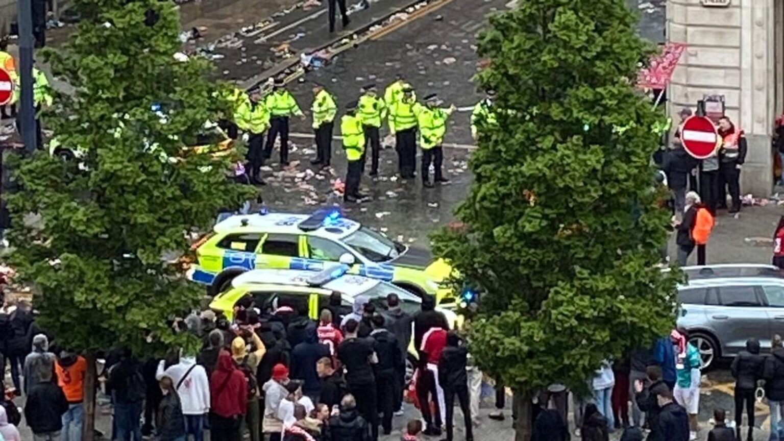 Liverpool Parade zuletzt: Verdächtiger wegen versuchter Mordes, gefährlicher Fahr- und Drogendelikte nach Kollision verhaftet