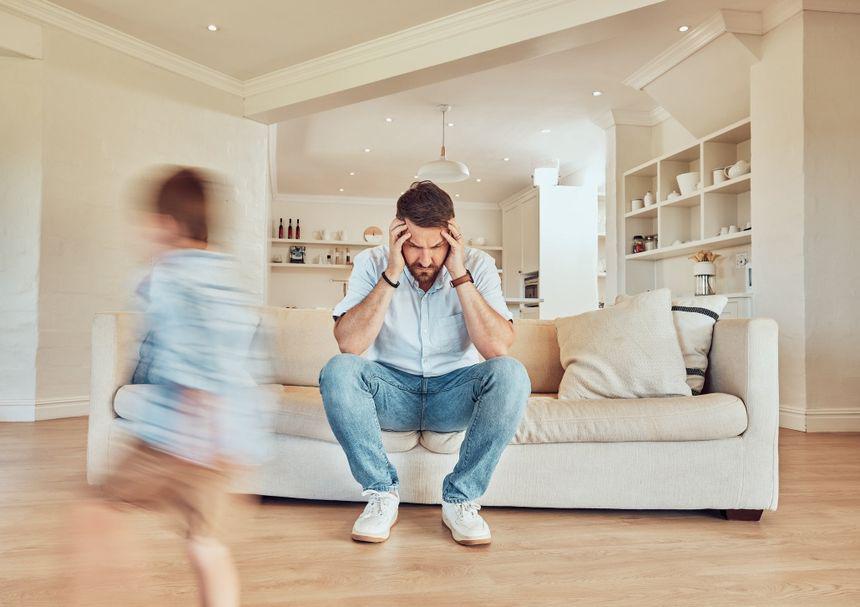 Schlagen Sie Ihr Baby? Nicht gewalttätig, aber als lehrreich, wenn sie etwas Gefährliches für sich selbst und nach ein paar Warnungen tun. Ist es sinnvoll, mit Kindern als Erwachsene zu diskutieren?