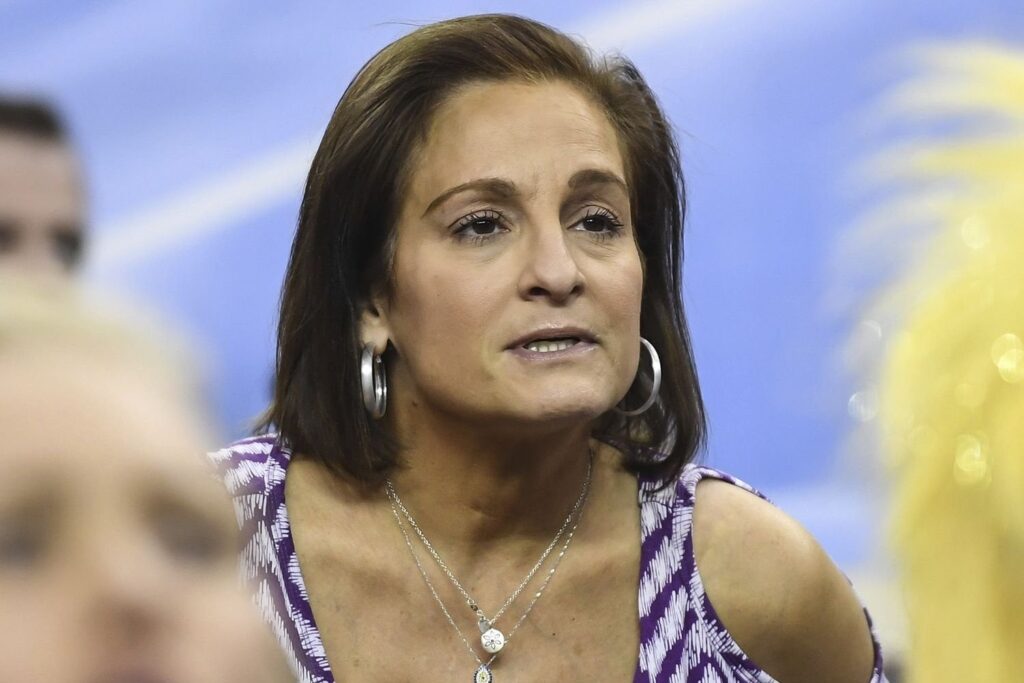 Mary Lou Retton hatte eine Flasche Wein im Beifahrersitz und schlug ihre Worte während der DUI -Verhaftung auf: Berichte
