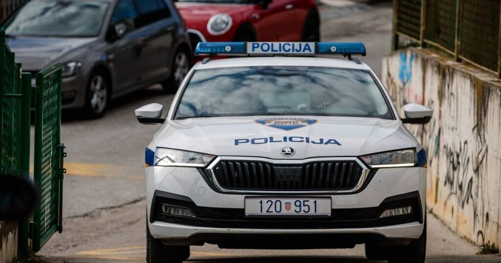 Horror in Zagreb: Er betrat einen Massagesalon in Dubrava, verprügelte seine Frau und zündete einen Tisch an. Es ist auf der Flucht Horror in Zagreb: Er betrat einen Massagesalon in Dubrava, verprügelte seine Frau und zündete einen Tisch an. Es ist auf der Flucht