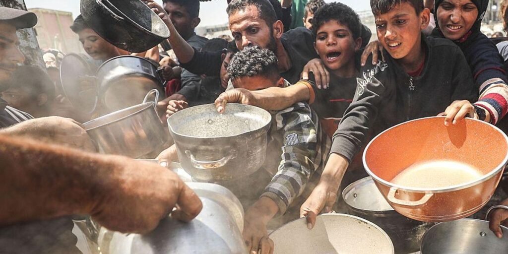 „Zivilisierte Menschen verhungern Kinder nicht zu Tode“: Sanders zerreißt uns von uns unterstützten Israels 68-tägigen Gaza-Hilfsblockade-„Was wir jetzt sehen, ist ein langsamer, brutaler Prozess der Massenhunger und des Todes durch die Ablehnung der Grundbedürfnisse“ "Zivilisierte Menschen verhungern Kinder nicht zu Tode": Sanders zerreißt uns von uns unterstützten Israels 68-tägigen Gaza-Hilfsblockade-"Was wir jetzt sehen, ist ein langsamer, brutaler Prozess der Massenhunger und des Todes durch die Ablehnung der Grundbedürfnisse"
