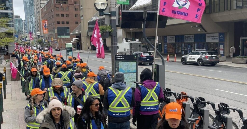 Laut Union werden WSIB-Verträge mit in den USA ansässigen Unternehmen Arbeitsplätze und höhere Löhne kosten Laut Union werden WSIB-Verträge mit in den USA ansässigen Unternehmen Arbeitsplätze und höhere Löhne kosten
