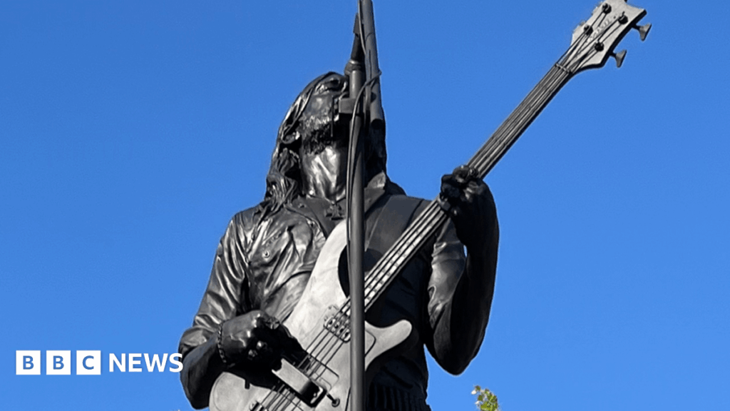 Statue des Motörhead -Sängers Lemmy enthüllt
