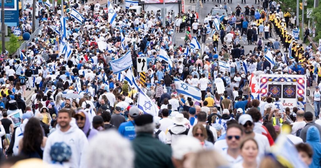 Toronto spazieren mit Israel, um eine schwere Polizeipräsenz zu sehen