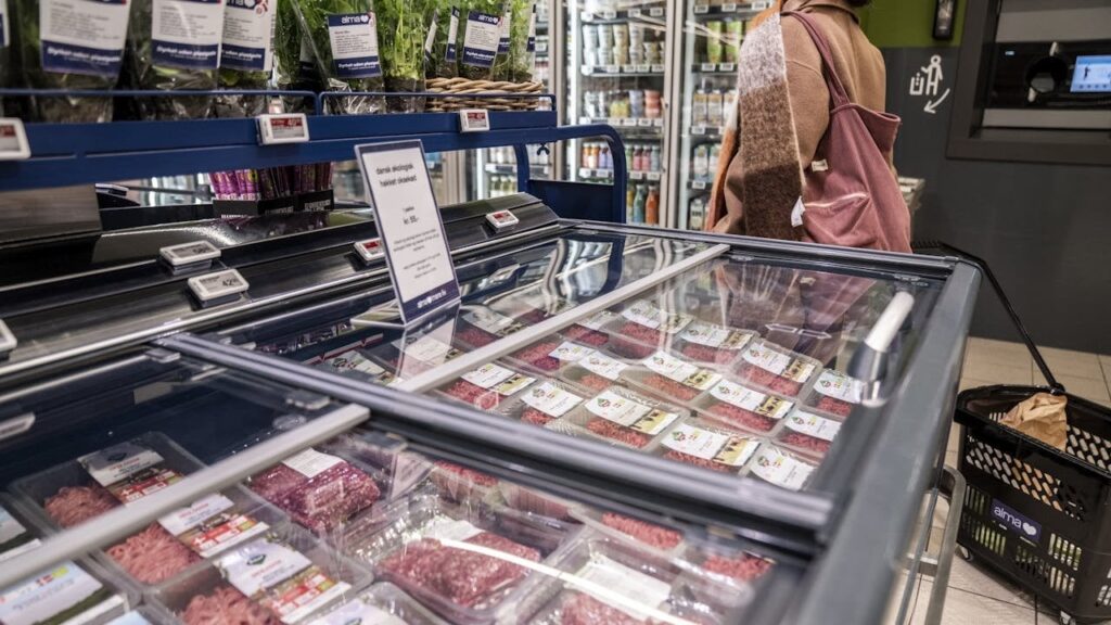 Die Erklärung der steigenden Preise gilt nicht, es klingt von Experten an [Leverandørerne skyder skylden på detailhandlen. Detailhandlen skyder skylden på leverandørerne]
