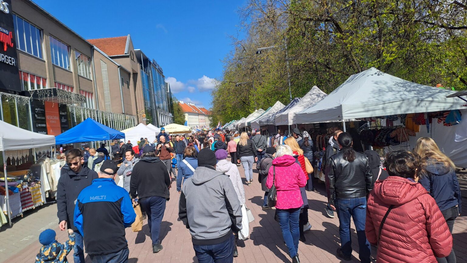 Tartu Spring Fair, auf der jeder KI Slopp verkauft Tartu Spring Fair, auf der jeder KI Slopp verkauft