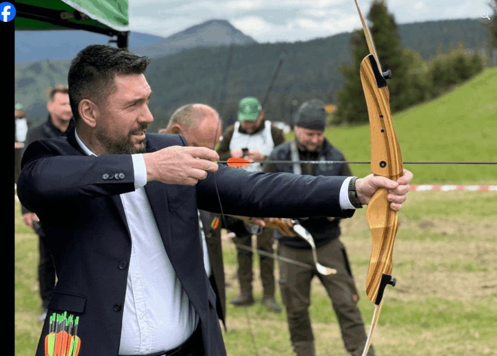 Stellen Sie sich vor, jemand aus der Opposition wird auf diese Weise fotografiert, die Richtung würde bereits kriminellen Ankündigungen geben, dass er mit kühlen Waffen trainieren würde, die ich gegen sie verwenden möchte: D (auf einem Mann mit einem Wallach eingereicht eine Strafanzeige, weil sie eine kalte Sammlung sein soll) Stellen Sie sich vor, jemand aus der Opposition wird auf diese Weise fotografiert, die Richtung würde bereits kriminellen Ankündigungen geben, dass er mit kühlen Waffen trainieren würde, die ich gegen sie verwenden möchte: D (auf einem Mann mit einem Wallach eingereicht eine Strafanzeige, weil sie eine kalte Sammlung sein soll)