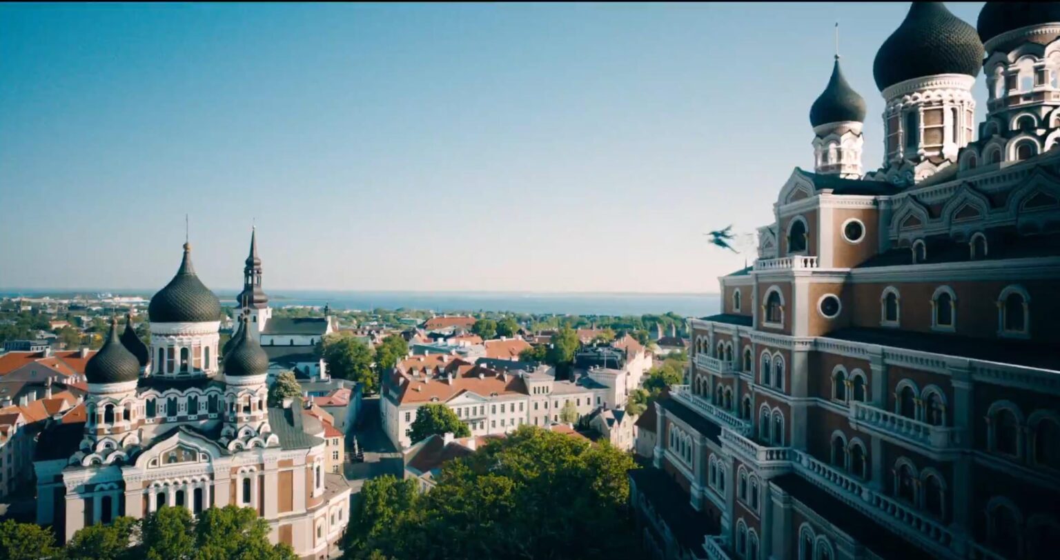 Eine aufregende Vision der Zukunft aus Tallinns neuem "Superman" -Film im Trail