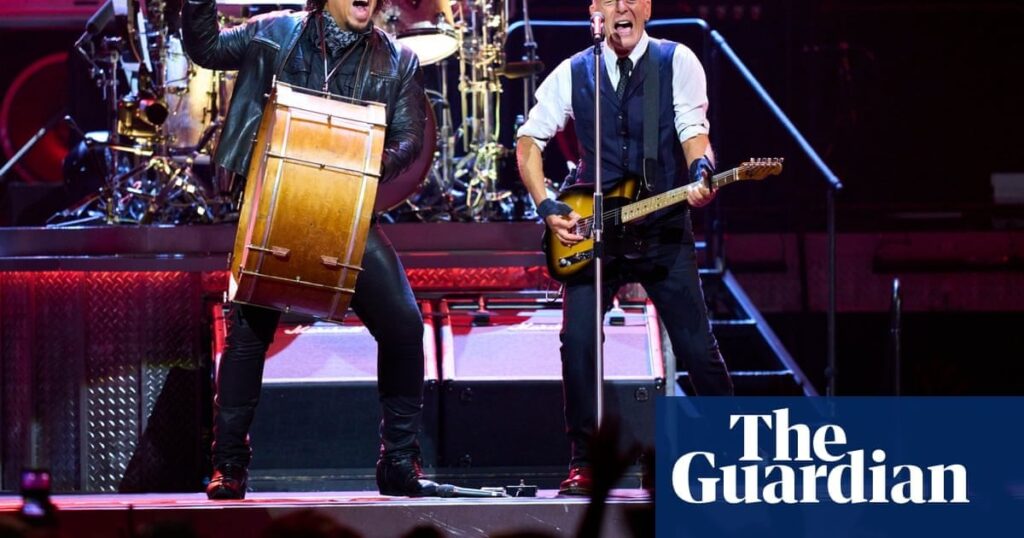 Bruce Springsteen sagt, Trump leitet "Schurkenregierung" und "mit Diktatoren" und "mit Diktatoren"