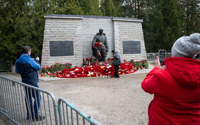 Der Bronze -Soldat wurde Vandalen zum Opfer