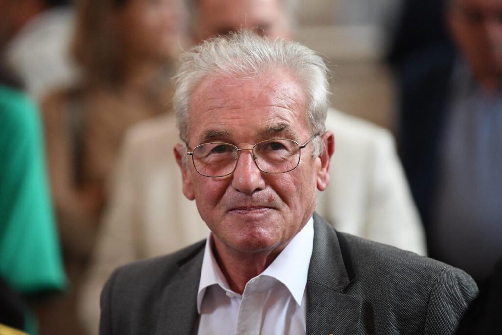Der Deputy (Ex-RN) Daniel Grenon wurde wegen diskriminierender Bemerkungen gegenüber den Maghreb-Binationals zu einer Geldstrafe von 3.000 Euro verurteilt Der Deputy (Ex-RN) Daniel Grenon wurde wegen diskriminierender Bemerkungen gegenüber den Maghreb-Binationals zu einer Geldstrafe von 3.000 Euro verurteilt