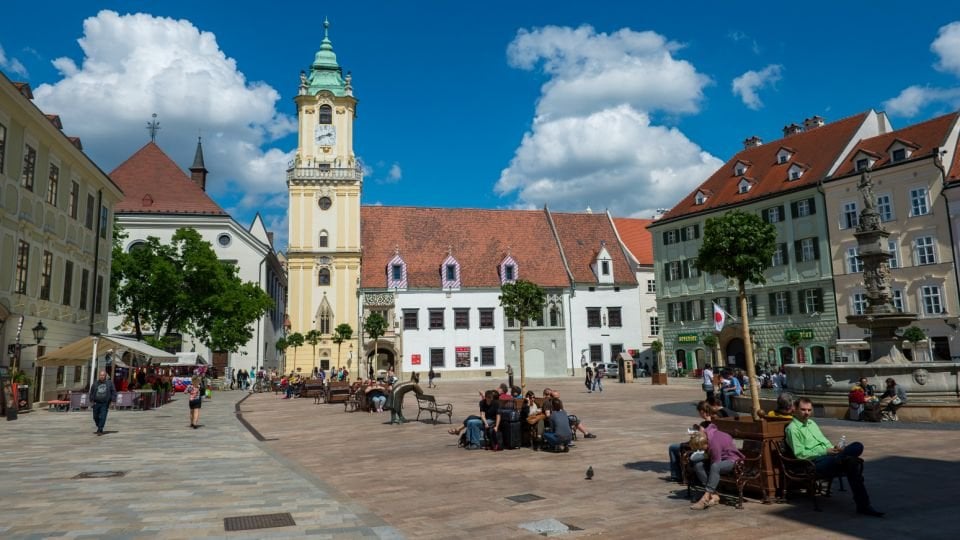 Die Meinung der tschechischen Slowakei fällt seit den 90ern zum ersten Mal ab, neue Umfrageergebnisse