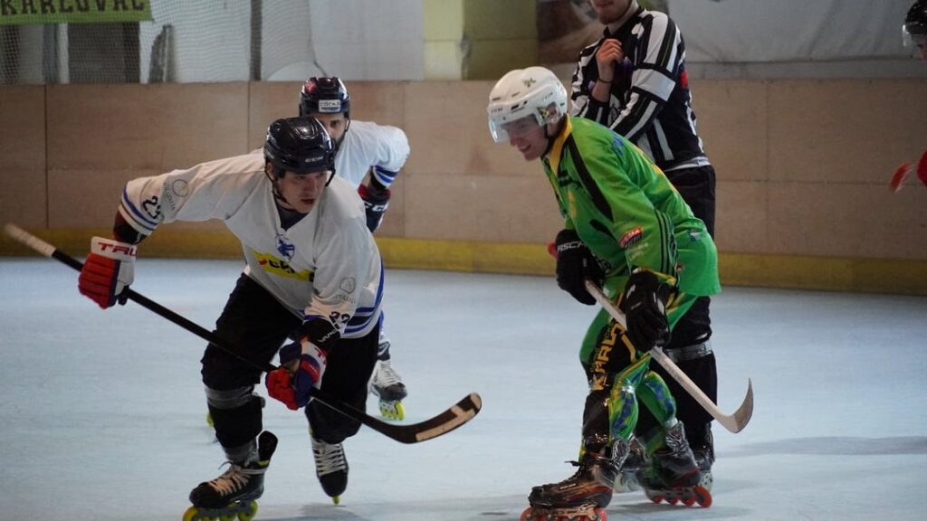 Kroatisches Meisterschaftsfinale im Inline -Hockey: IHK Karlovac - IHK Dinamo Zagreb 4: 3 und 7: 1
