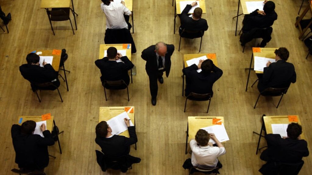 Die Schulden der Schüler leiden im 7. Jahr, Studienergebnisse leiden im Jahr 7