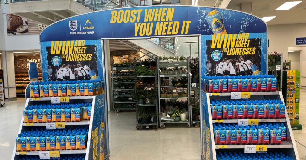 Tesco sagt Entschuldigung für die Promotion der englischen Fußballmannschaft in walisischen Geschäften