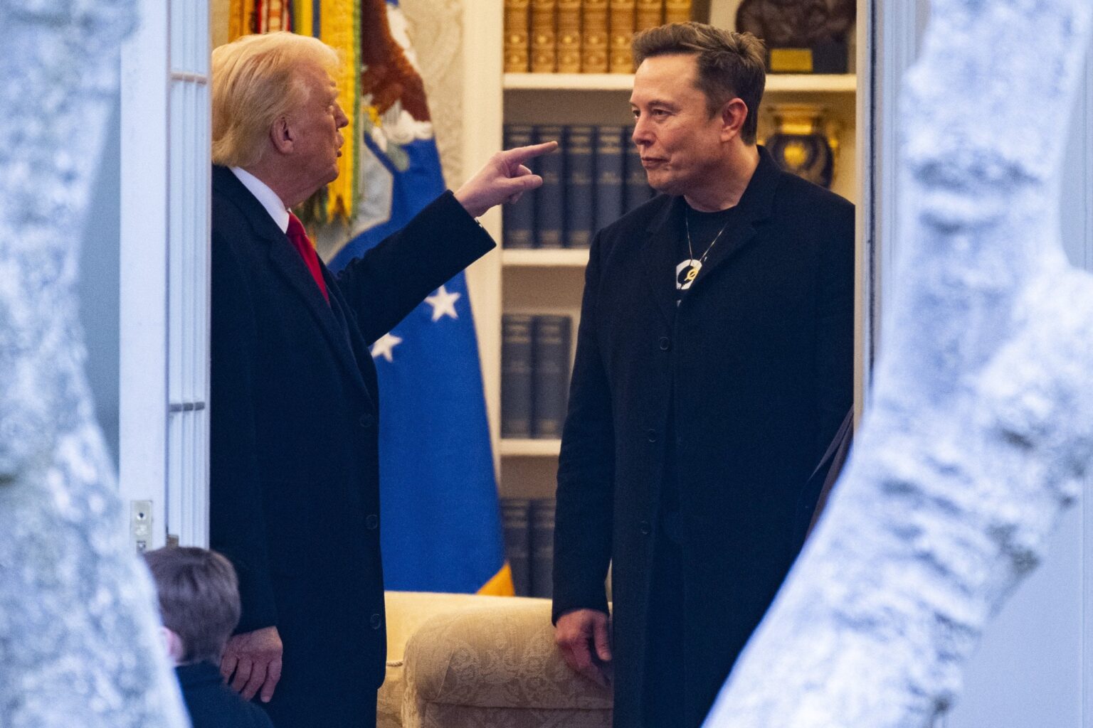 Donald Trump warnt vor "schwerwiegenden Konsequenzen", wenn Elon Musk Demokraten unterstützt