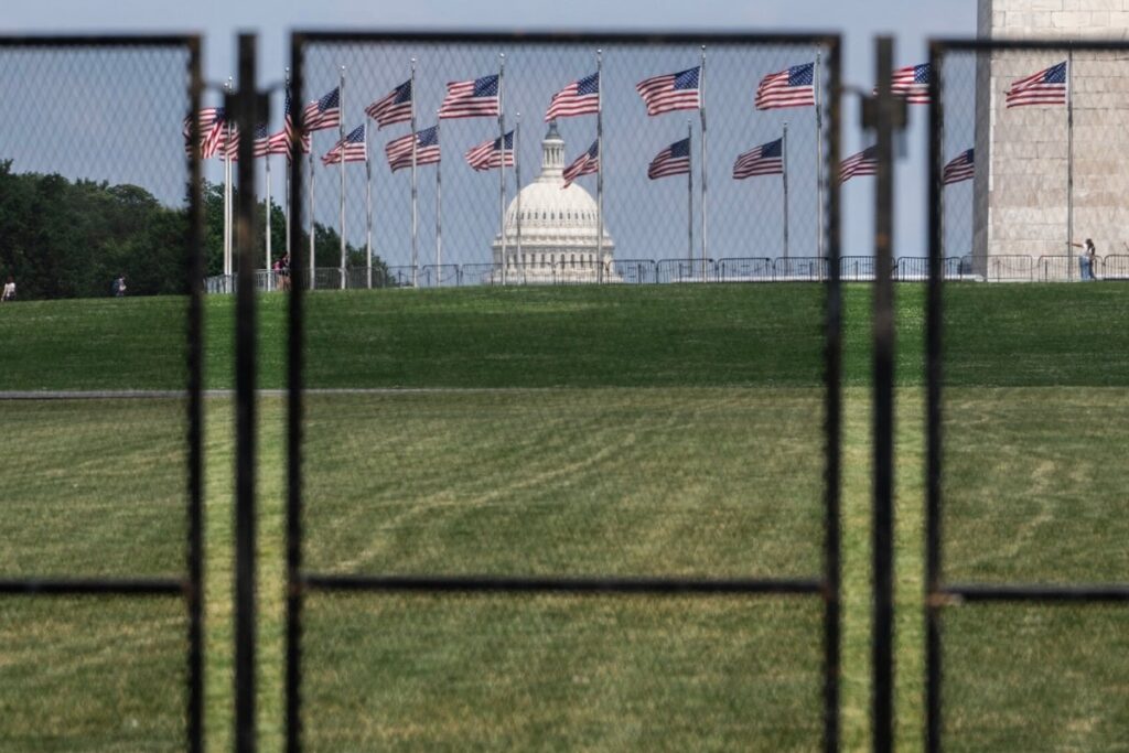 Die GOP -Senatoren brechen die Ränge auf Trumps Militärparade - man vergleicht sie mit Nordkorea