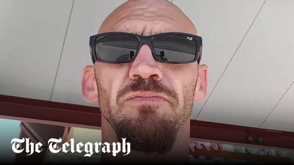 Die Polizei ließ Neonazi, der den Teenager radikalisierte, das Land verlassen