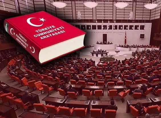 Der AKP versucht, die erforderliche Anzahl von Referendum -freien Verfassungsänderungen mit Versprechen wie "Kommissionsmitgliedschaft", "stellvertretender Minister" und "Re -Nominierung nach der Wahl" zu vervollständigen. Felicity, Future und Re -Welfare Party 19 M. Deputy und Dem Party Supports können die gewünschten Änderungen vorgenommen werden