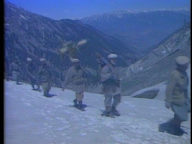 Zusammenstellung von Kampfmaterial aus sowjetisch-afghanischem Krieg