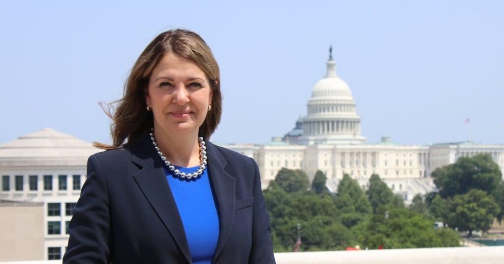Albertas Premier Danielle Smith, die Weltführer zu begrüßen, die in der Provinz für G7 ankommen