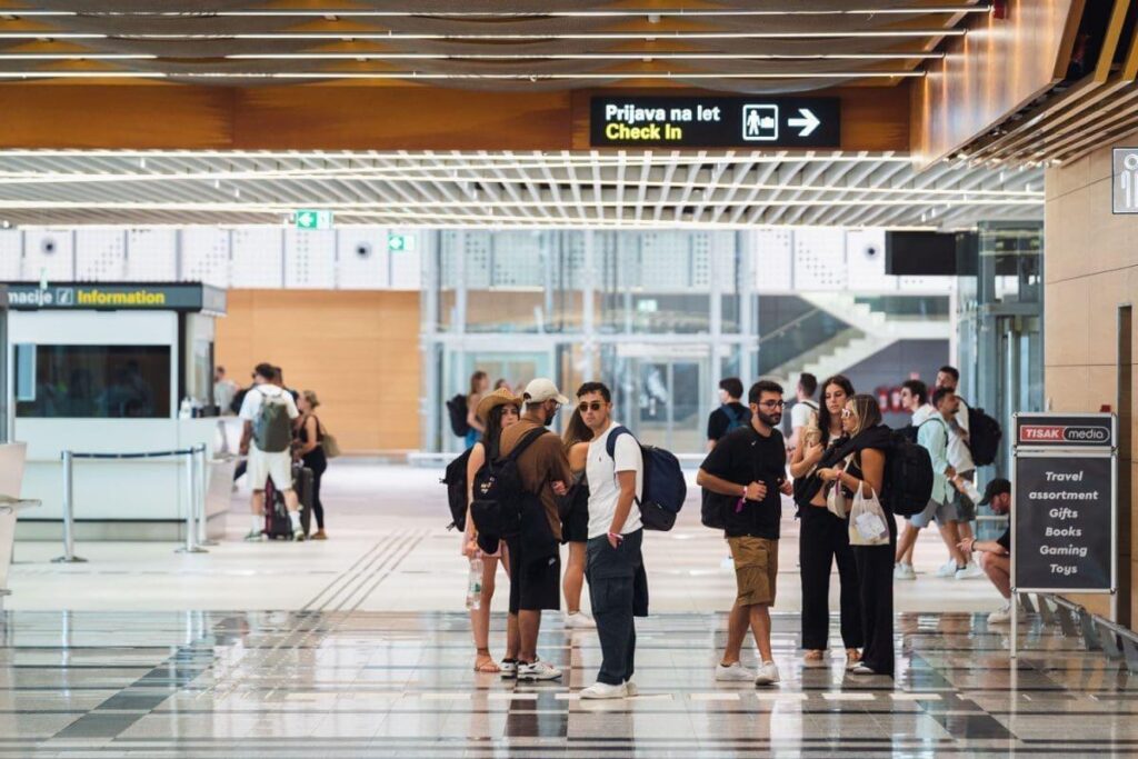 Die Fluggäste der Fluggesellschaft, die Passagiere erfreut: Die EU trifft eine Entscheidung, die es einfacher macht, auf Millionen zu fliegen