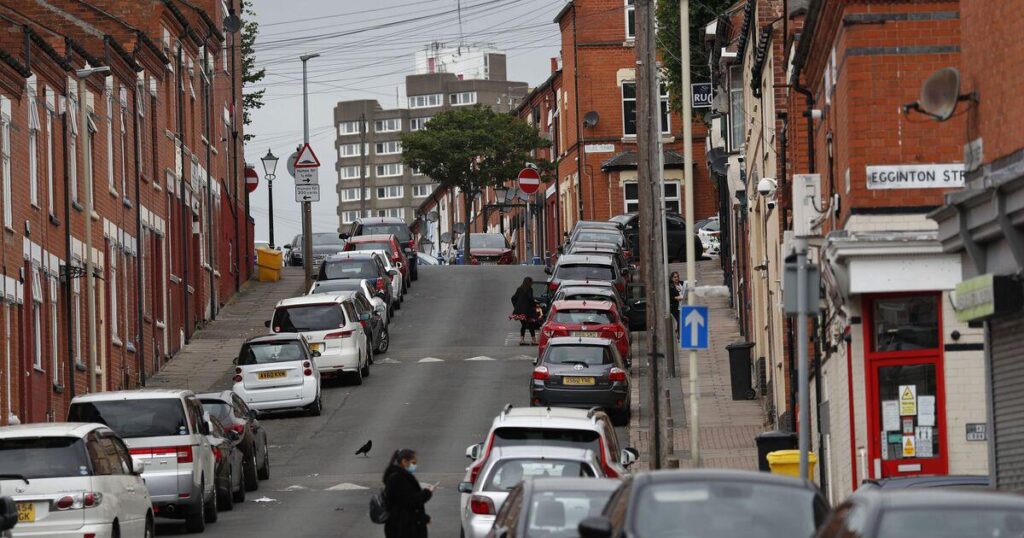 Das letzte weiße Paar in der Leicester Street enthüllt, wie sich die Gemeinde über 40 Jahre verändert hat