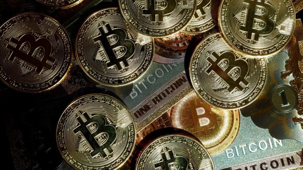 Eine Brieftasche mit Bitcoins wurde von einem Experten vor der Ankunft des Notars eröffnet, schreibt die Medien Eine Brieftasche mit Bitcoins wurde von einem Experten vor der Ankunft des Notars eröffnet, schreibt die Medien